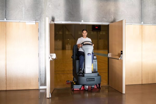 Advance SC4000, Floor Sweeper Scrubber,  28  and 32 , 33 Gallon, Battery, Ride On, Cylindrical Cheap - Image 4